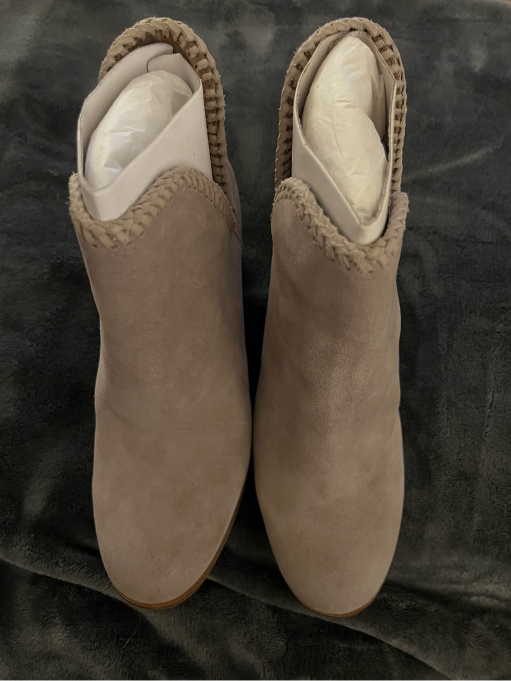 Frye Phoebe Braided Women’s Size 7M Suede Ankle Booties Lilac. Slip On Style.